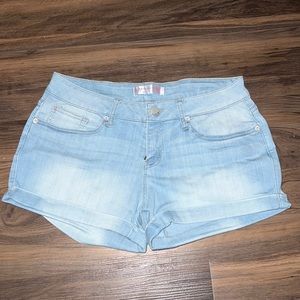 No boundaries shorts